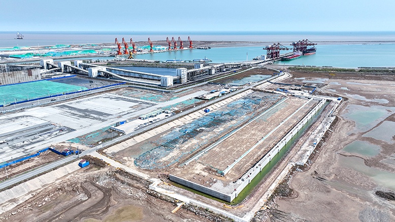 滨海港主港池北区通用码头三期工程项目